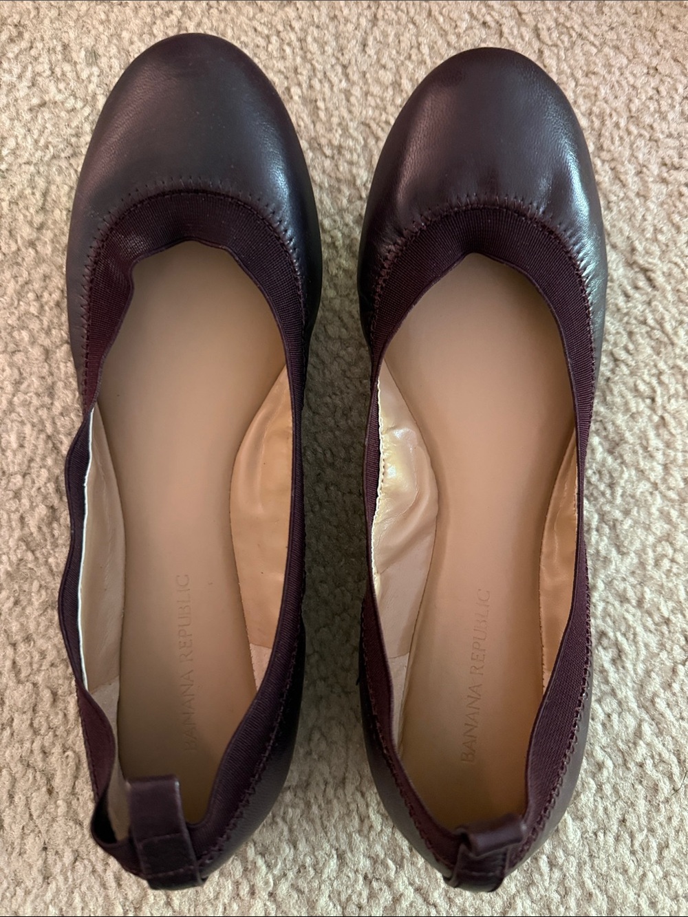 Banana Republic Deep Wine Leather Ballet Flats size 8 new with out box